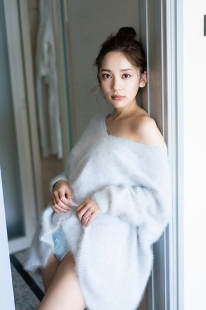 掀起校服下摆露双乳h