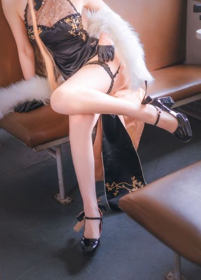 一级艳情版金悔瓶