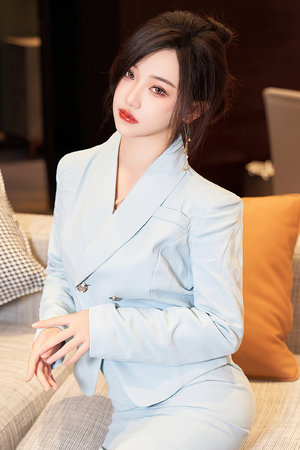 按摩师偷偷摸黑插进妻子