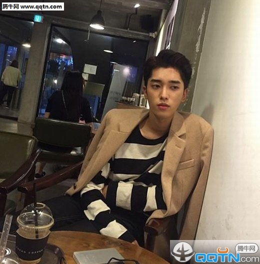 真人帅气男生图片大全集精选 说走就走头都不回