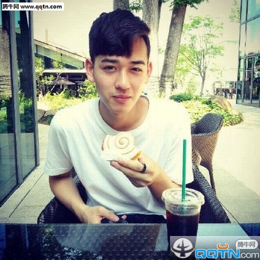 真人帅气男生图片大全集精选 说走就走头都不回