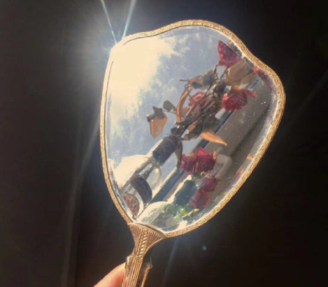 看清人和事的精辟说说带图片 谁心里没有故事只是学会了控制