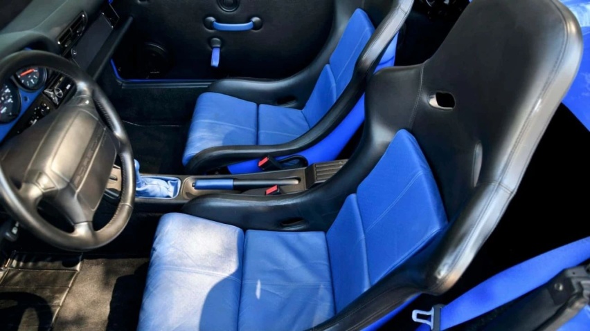 全世界15辆的轻量化超跑!1994年保时捷911