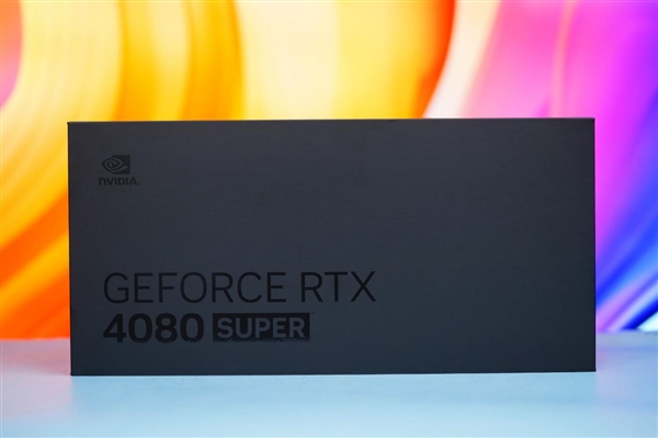 全黑化！NVIDIA RTX 4080 SUPER公版显卡图赏