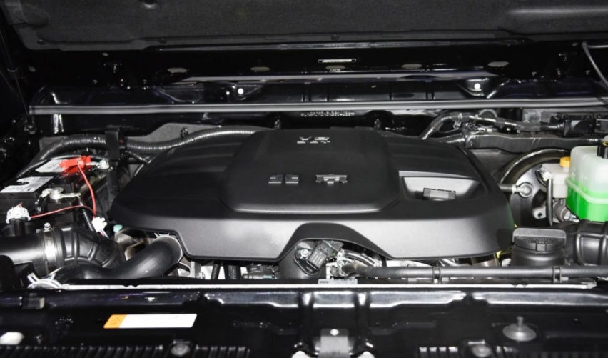 2023款北京BJ80，扭杆弹簧悬挂，稀有的菱特3.0T V6发动机