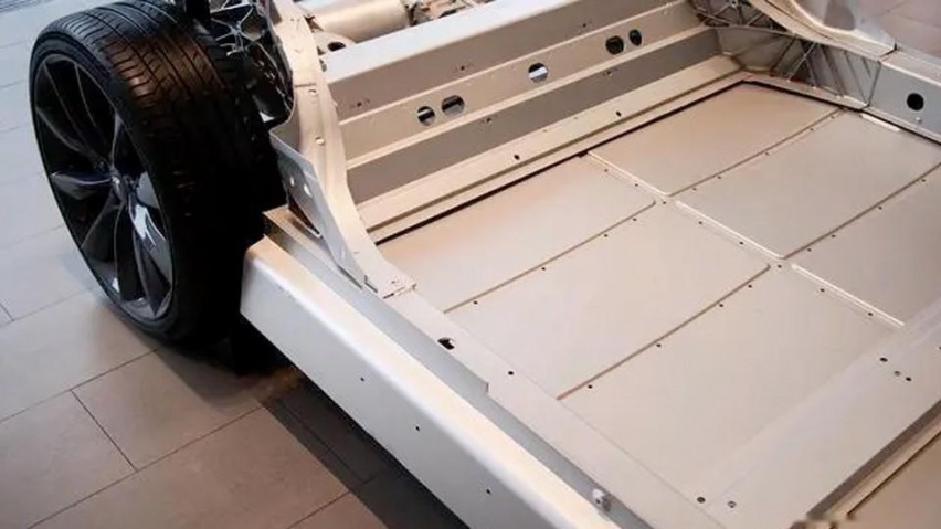 Model Y已失去性价比，逼出明年换代，开始向800V靠拢？