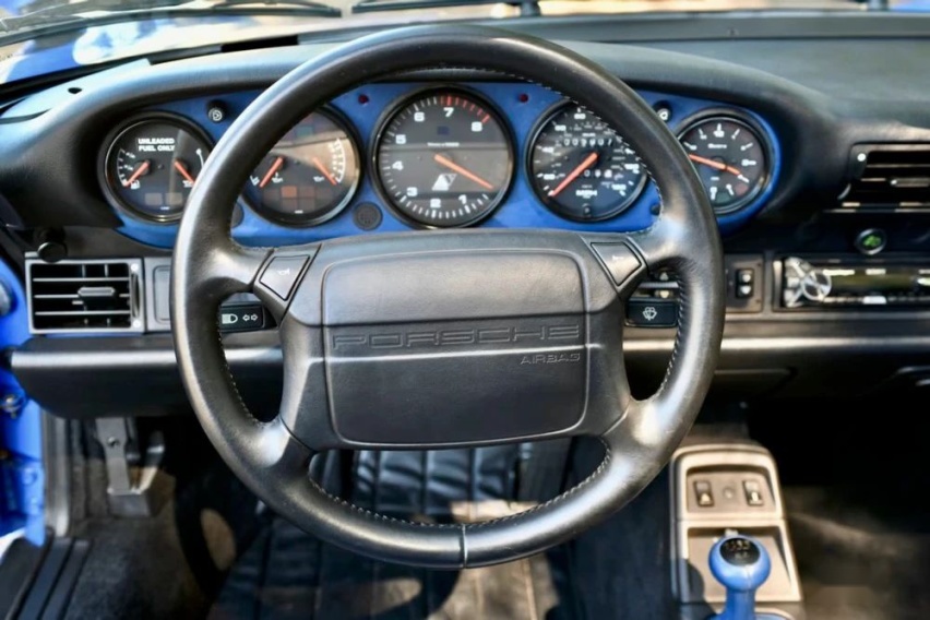 全世界15辆的轻量化超跑!1994年保时捷911