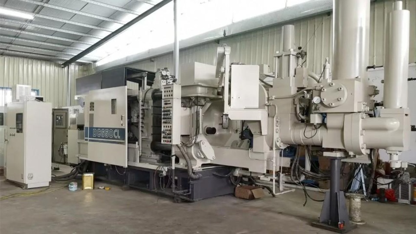 Model Y已失去性价比，逼出明年换代，开始向800V靠拢？