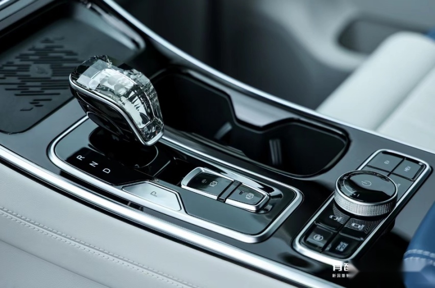 20万级别插混MPV 高性价比之选 瑞风RF8上市