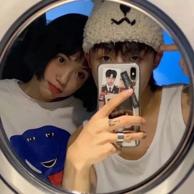 复古风的双人一左一右的真人情头 爱意东升西落浪漫至死不渝