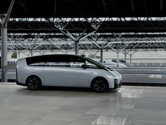 告别难兄难弟，理想跻身“比特理”