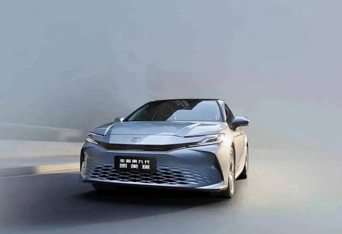 全新凯美瑞售价17.18万起，精致外观值得选择吗？