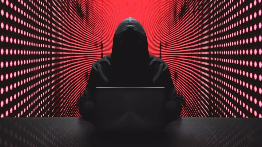 一人控20台手机 315曝光组装主板机，有些新能源车可能有类似隐患