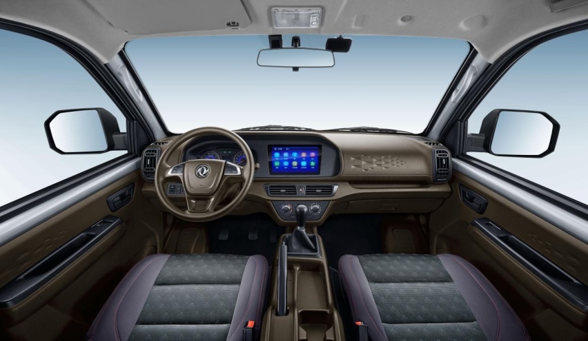 全面解构对比创富牛卡与五菱荣光新卡，谁领先不止一代？