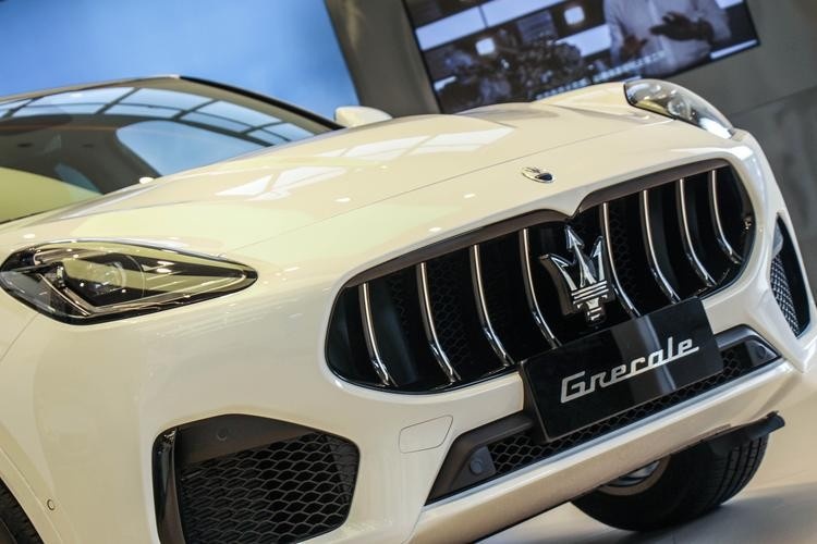 小米SU7保费超玛莎拉蒂，新能源车如何买保险才划算？