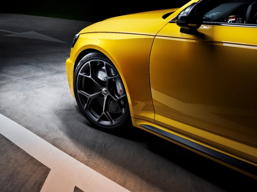 奥迪RS 4 的这25年，倍耐力一直都在