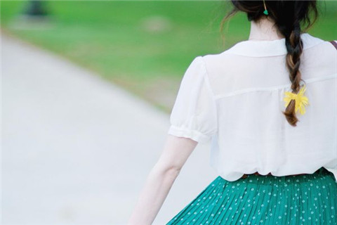 伤感图片女生背影图片大全 你飘然远去让孤独笑我痴狂