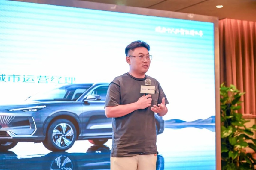 吉利银河E5重庆火爆交付 智享纯电SUV启航