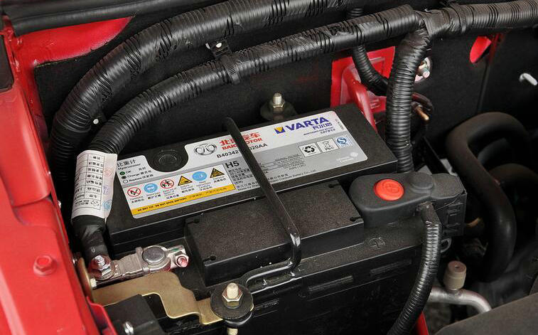 汽车电瓶卖废品值多少钱(汽车电瓶卖废品归入什么科目)