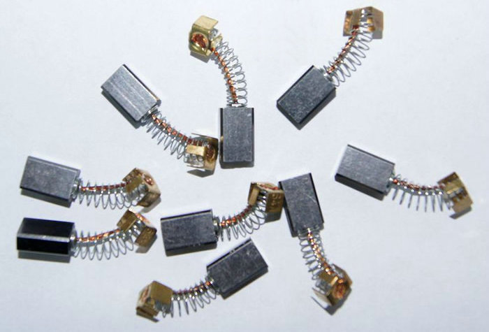 碳刷是什么材料制成的(碳刷百科)