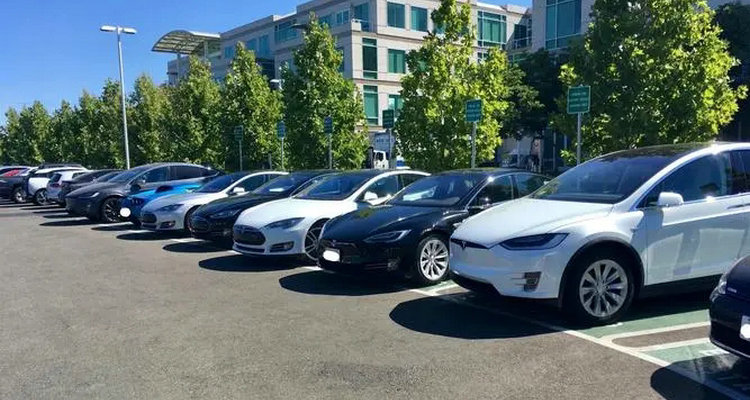 自动挡汽车正确停车操作方法(自动挡汽车正确停车步骤)