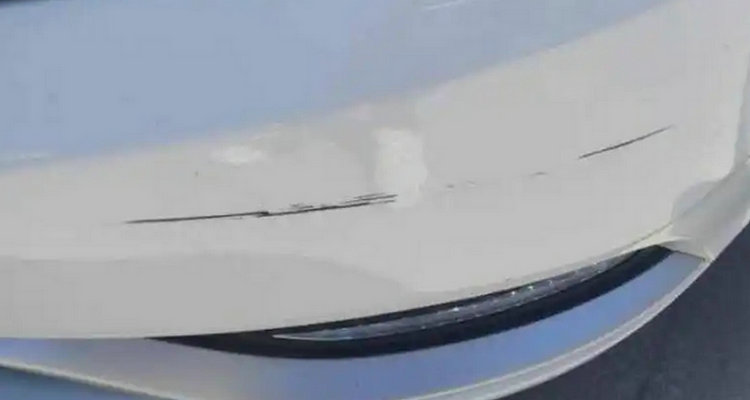 汽车底漆被蹭出来了怎么办(汽车底漆被蹭出来了会生锈吗)