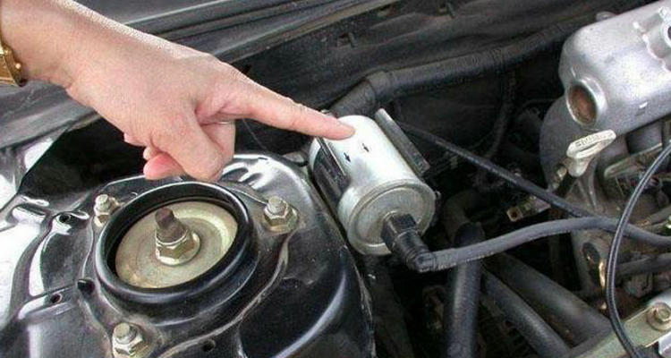 燃油滤清器是什么东西(燃油滤清器是什么东西做的)