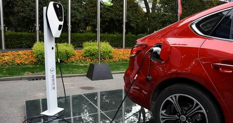 新能源车一公里大概多少钱(新能源车一公里多少度电)