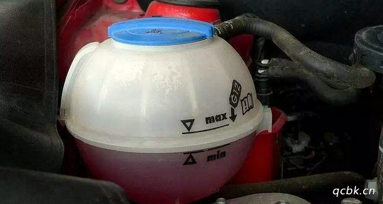 防冻液加太满会怎么样(防冻液加太满会开锅吗)