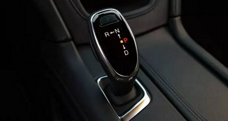 汽车挂挡的字母代表什么(汽车挂挡字母代表的意思)