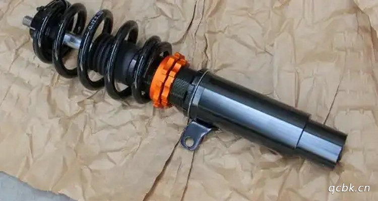 新换的减震器咯吱咯吱响是怎么回事(新换的减震器开起来就嘎吱嘎吱)