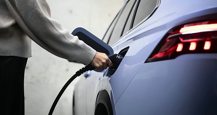 新能源快充和慢充有什么区别(新能源快充和慢充对车的影响) 新能源快充和慢充有什么区别(新能源快充和慢充对车的影响)