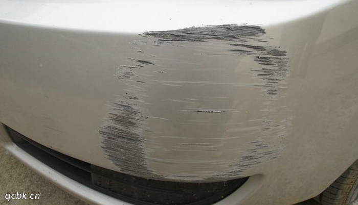 车伤到底漆一定要补吗(车辆伤到底漆)