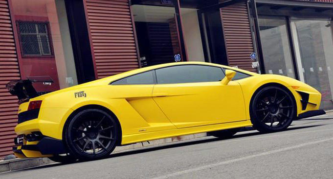 车贴改色膜会伤原车漆吗(车贴改色膜会伤车漆吗)