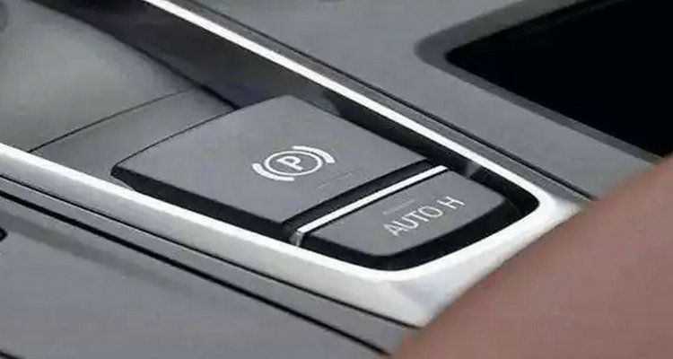 P档能代替手刹吗(p档加手刹会溜车吗)