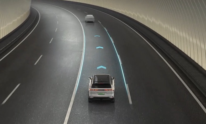 比电车能跑，比油车智能，银河L7是不是做得太绝了？