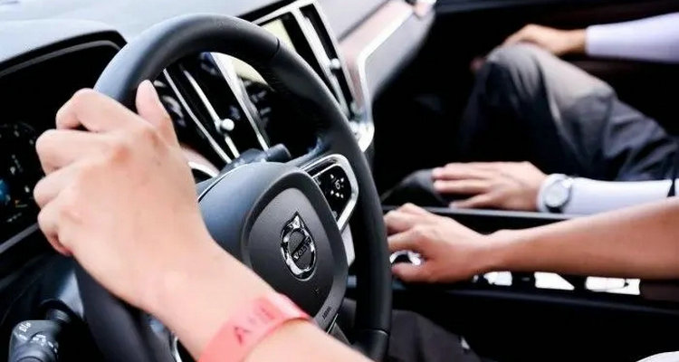 方向盘转向轻重可以调吗(方向盘转向轻重可以调么)