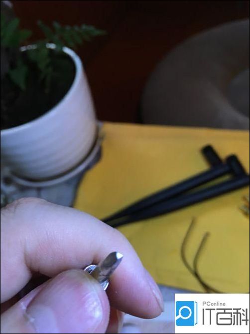 无线路由器怎么换天线 无线路由改装SMA天线接口的教程