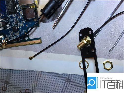 无线路由器怎么换天线 无线路由改装SMA天线接口的教程