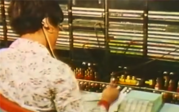 吹个口哨就能免费打电话 黑客鼻祖是怎么破解电话系统的