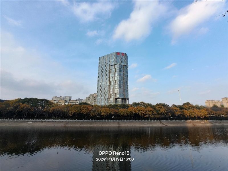 果味安卓新体验！OPPO Reno13评测：这是一款专为女生打造的理想手机