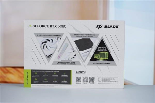 7片三折扇叶！影驰RTX 5080圣刃OC显卡图赏