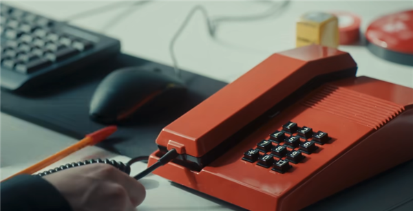 吹个口哨就能免费打电话 黑客鼻祖是怎么破解电话系统的