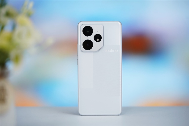 续航超强、游戏无敌！真我Neo7深度评测：一款更懂年轻人的天玑9300+电竞旗舰