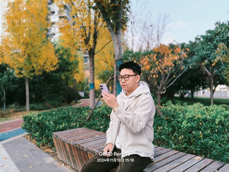 果味安卓新体验！OPPO Reno13评测：这是一款专为女生打造的理想手机