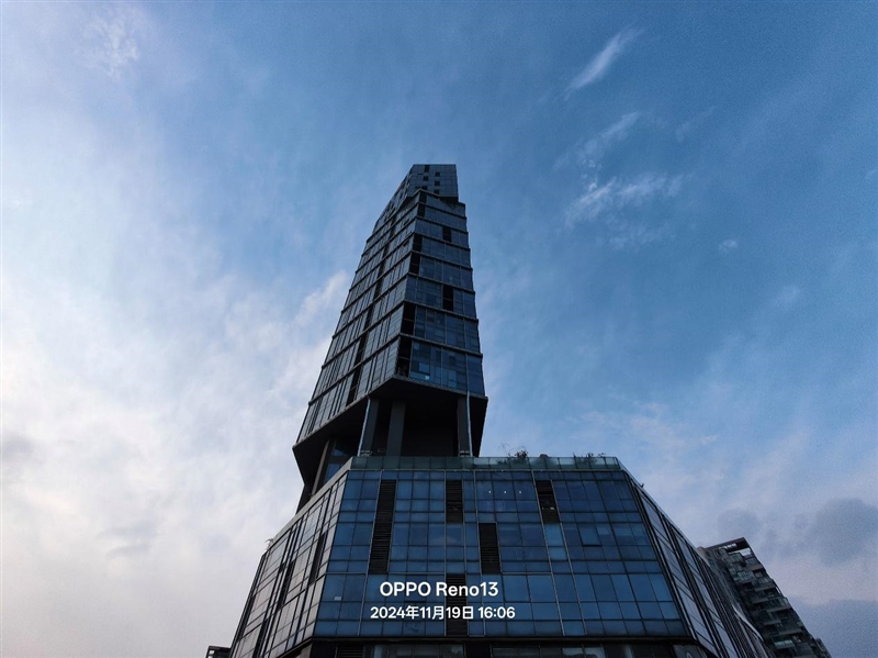 果味安卓新体验！OPPO Reno13评测：这是一款专为女生打造的理想手机