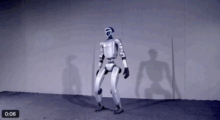 宇树机器人上演弯道超人 歪果仁看呆：质疑是特效