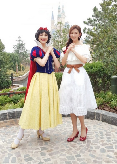 上海迪士尼今日开园 盘点各大明星游览上海迪士尼图片