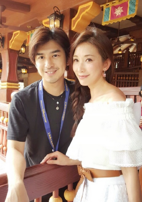 上海迪士尼今日开园 盘点各大明星游览上海迪士尼图片