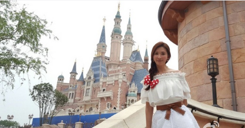 上海迪士尼今日开园 盘点各大明星游览上海迪士尼图片